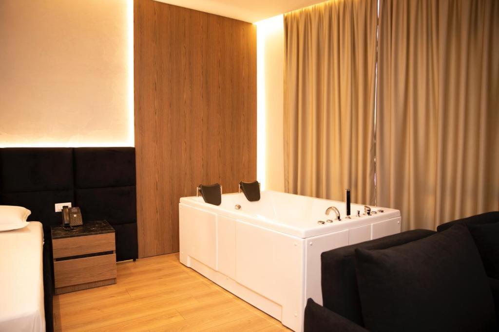 Hotel Continental Durrës Exteriér fotografie