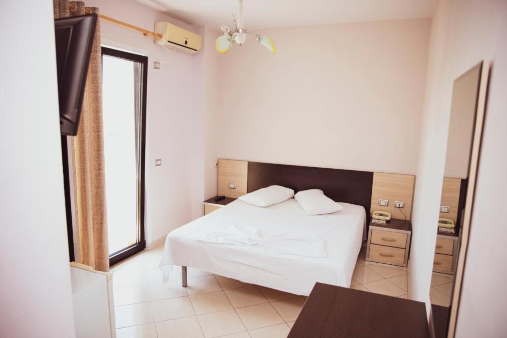 Hotel Continental Durrës Exteriér fotografie